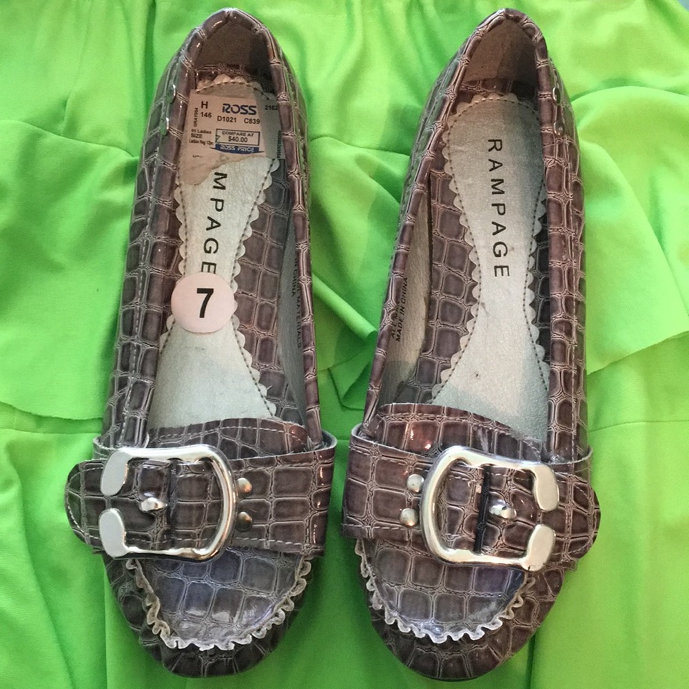 Gray shiny flats